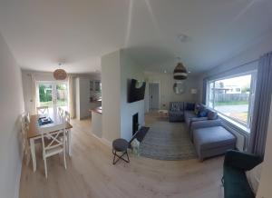 Ένα ή περισσότερα κρεβάτια σε δωμάτιο στο Modern house for your seaside getaway