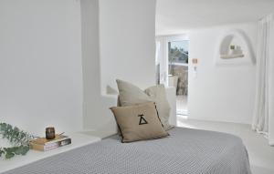 Postel nebo postele na pokoji v ubytování VLIA Mykonos