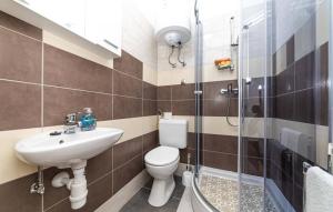 Ένα μπάνιο στο Holiday Home Tissa +9 φωτογραφίες