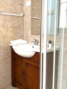 a bathroom with a sink and a mirror at Nest Silence in Valencia
