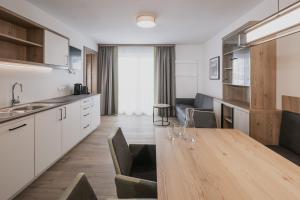 Köök või kööginurk majutusasutuses FIRSTpeak Chalets