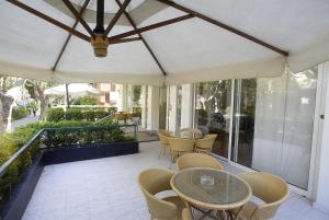 Vonkajšia záhrada v ubytovaní Hotel Luxor