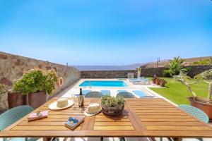 The swimming pool at or close to VV Vista Oceano by HH - Ocean view with private pool