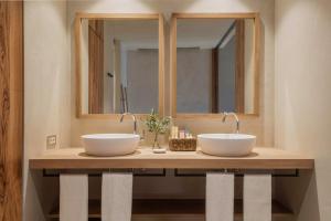 Kúpeľňa v ubytovaní Hotel Peralada Wine Spa & Golf