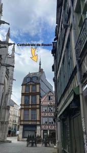 Certifikát, ocenenie alebo iný dokument vystavený v ubytovaní Le Rituel St Maclou, hyper centre vue sur église