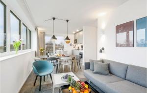 Posezení v ubytování Gorgeous Apartment In Lembruch-dmmer See With Wifi