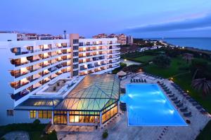 A piscina em ou perto de Hotel Pestana Cascais Ocean & Conference Aparthotel