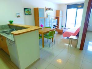 Kuchyňa alebo kuchynka v ubytovaní GMID IMMO Apartment Mileni