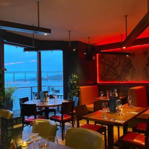Restoran või mõni muu söögikoht majutusasutuses Orocco Pier