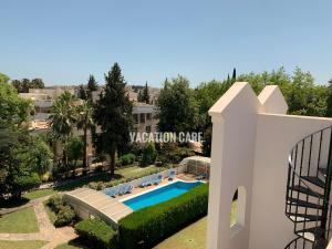 Vista de la piscina de Aloha Gardens by Vacation Care o alrededores