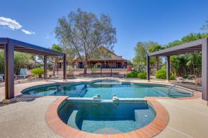 Poolen vid eller i närheten av Idyllic Las Vegas Oasis with Outdoor Pool!