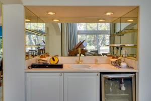 3 Mi to the Strip - Las Vegas Estate with Pool!