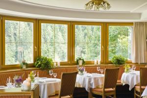 Restaurace v ubytování Ganischgerhof Mountain Resort & Spa + 37 fotografií
