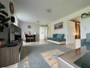 Ruang duduk di Villa Rulla Sarajevo