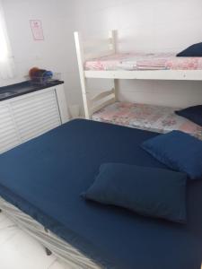 เตียงสองชั้นในห้องที่ Hostel Mar da Vila