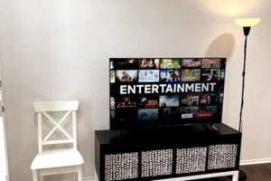 Βραδινή ψυχαγωγία για τους επισκέπτες του Hollywood Business Apartments +114 φωτογραφίες
