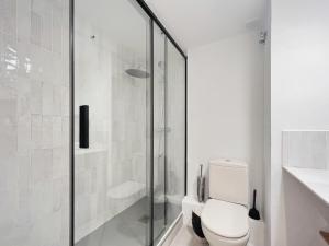 A bathroom at Stay U-nique Apartments Urquinaona II Még 25 kép