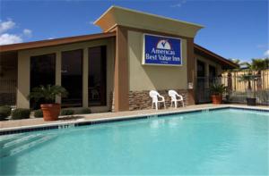 Πισίνα στο ή κοντά στο Americas Best Value Inn Angleton