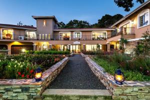 a house with two lights in front of it at Valley Villa in Ballito