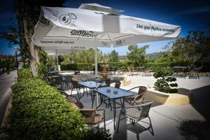A restaurant or other place to eat at Nymph