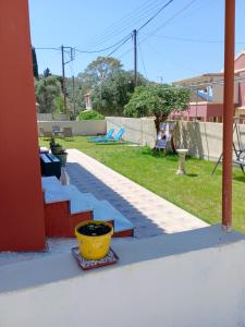 Ogród w obiekcie maria corfu apartments