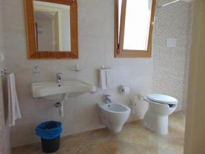 A bathroom at Agriturismo Villa Tommaso