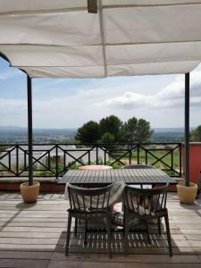 Afbeelding uit fotogalerij van Appartement entier Vue sur Aix in Aix-en-Provence