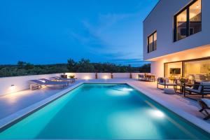 Hrvatska, JEZERA, Villa Kurnatari