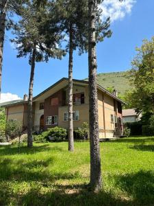 The building in which a vendégházakat is located