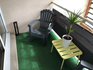 Posedenie v ubytovaní Appart LOURDES 100 m GARE - 4 Places avec Balcon 10mn Sanctuaire
