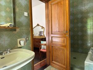 A bathroom at VILLA OLGA