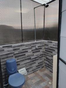 Glamping el Porvenir RNT 10601 tesisinde bir banyo