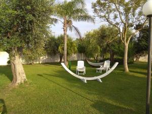 A garden outside Agriturismo Villa Tommaso