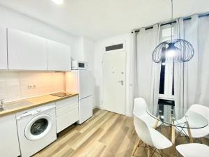 Kuchnia lub aneks kuchenny w obiekcie Madrid Rio Amparo Usera