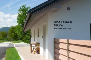 Nespecifikovaný výhled na hory nebo výhled na hory při pohledu z apartmánu