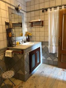 Et badeværelse på Casa Con Alma # junto a estación de trenes y muy cerca del centro