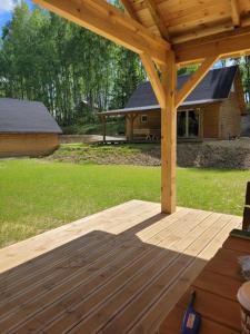Vonkajšia záhrada v ubytovaní Domki Bieszczady - Baza uŚmiechów