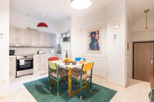A kitchen or kitchenette at Athens Escape