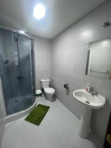 ห้องน้ำของ Hostal Casa Blanca