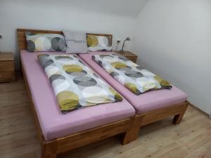 Postel nebo postele na pokoji v ubytování Ferienwohnung Ravensburg