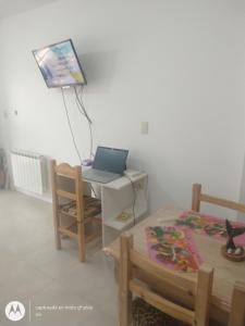 Μια τηλεόραση ή/και κέντρο ψυχαγωγίας στο Sea&Whales