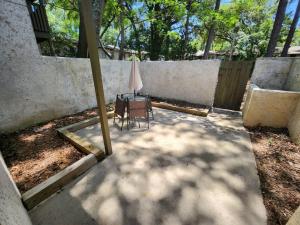 Garden sa labas ng Serenity in Paradise