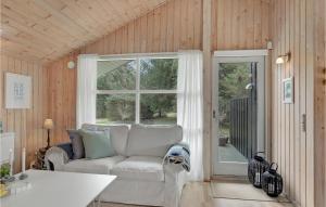 Posezení v ubytování 3 Bedroom Amazing Home In Pandrup