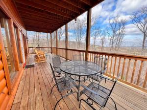 Imagen de la galería de * *Luxury 4 Bdrms, Views, Theater, Arcade, Firepit, en Gatlinburg