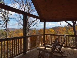 Imagen de la galería de * *Luxury 4 Bdrms, Views, Theater, Arcade, Firepit, en Gatlinburg