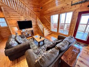 Imagen de la galería de * *Luxury 4 Bdrms, Views, Theater, Arcade, Firepit, en Gatlinburg 59 fotos más
