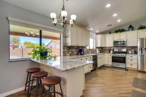 Afbeelding uit fotogalerij van Pet-Friendly Safford Vacation Rental with Pool! in Safford