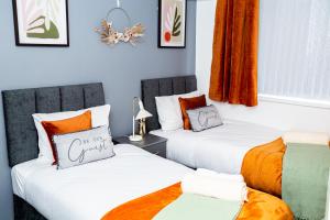 Postel nebo postele na pokoji v ubytování DUDLEY 3 Bed House-PERFECT FOR CONTRACTORS-FAMILIES-LONG & SHORT STAY