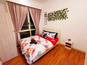 Katil atau katil-katil dalam bilik di Legoland and Gleneagle- 3min Walk with Bathub-Cityview at Afiniti Residency -8pax-Cozy
