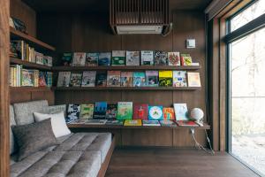 Ruang duduk di GLAMP CABIN　東条湖・丹波篠山